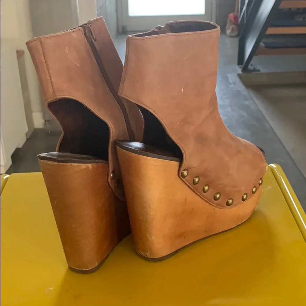 Jeffrey Campbell Brown Platform Shoes - Picture 3 of 4